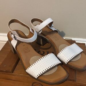 Spring step size 40 (9)White Leather Women's Sandals